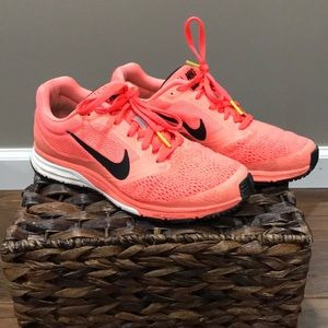 Nike Zoom Fly Running Sneaker 7.5 Neon Pink